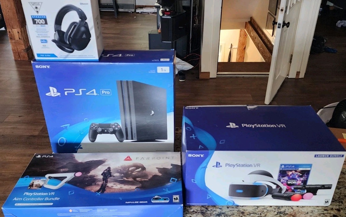 Playstation 4 PRO LOT 1TB CUH-7015B Boxes Controllers PSVR Many Accessories Wow!