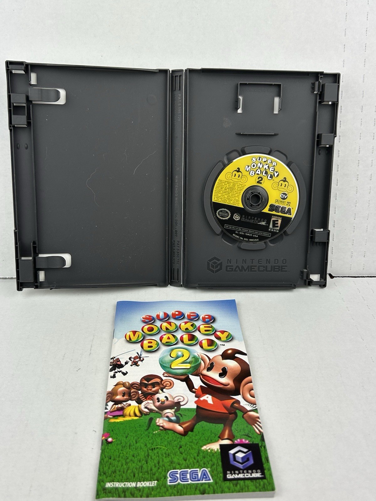 Nintendo Game Cube Console with 4 Controllers Mario Kart Double Dash DOL-001