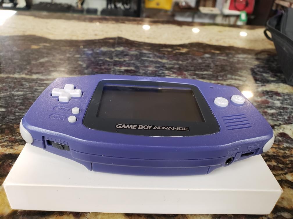 NINTENDO GAME BOY ADVANCE PURPLE HANDHELD CONSOLE AGB-001 BATTERY POWERED & GAME