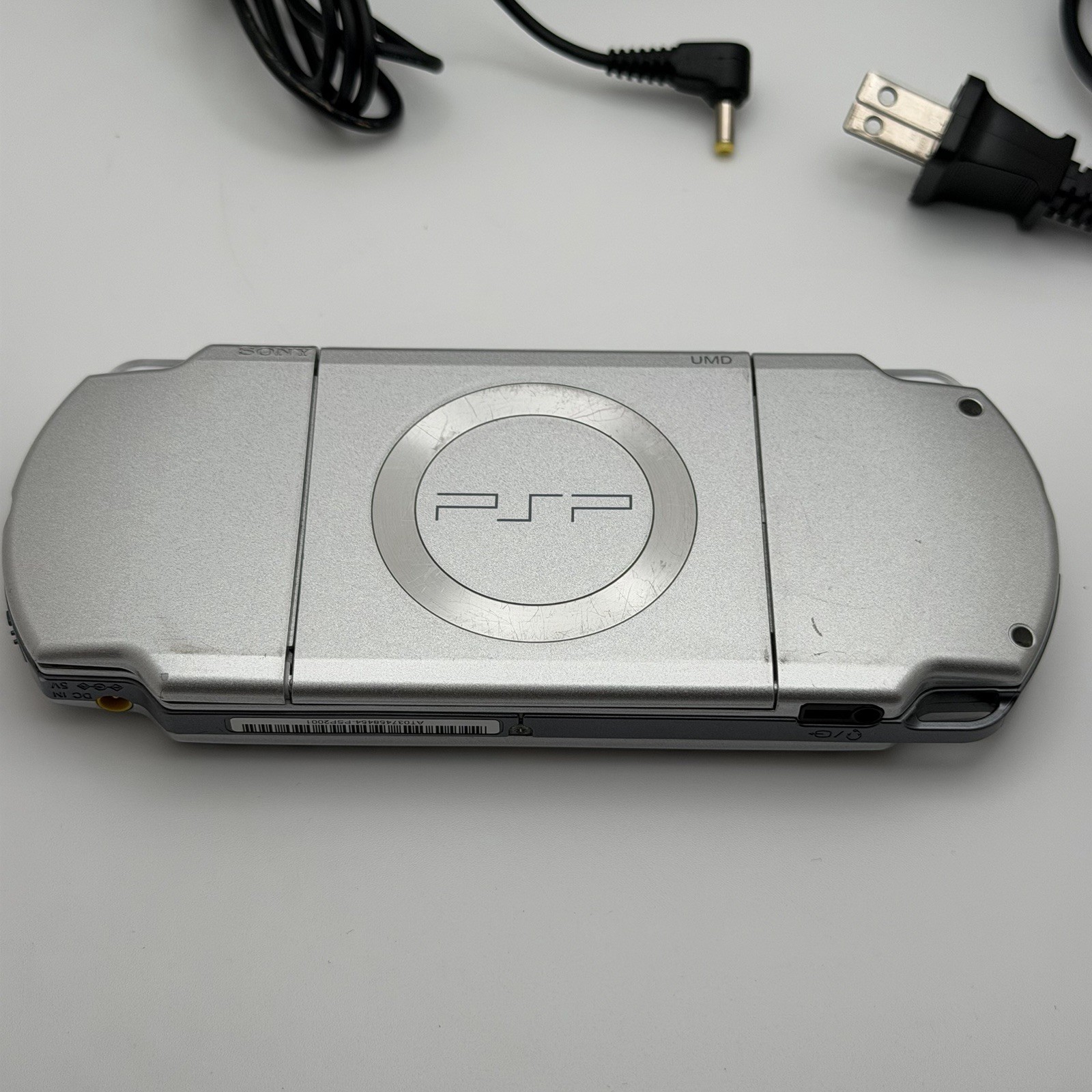 Sony PlayStation Portable Silver PSP-2001 w/ Memory Card and Game [TESTED/WORKS]
