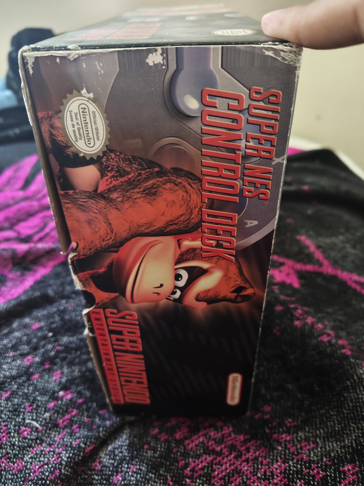 CANADIAN VARIANT SUPER NINTENDO JR IN BOX READ