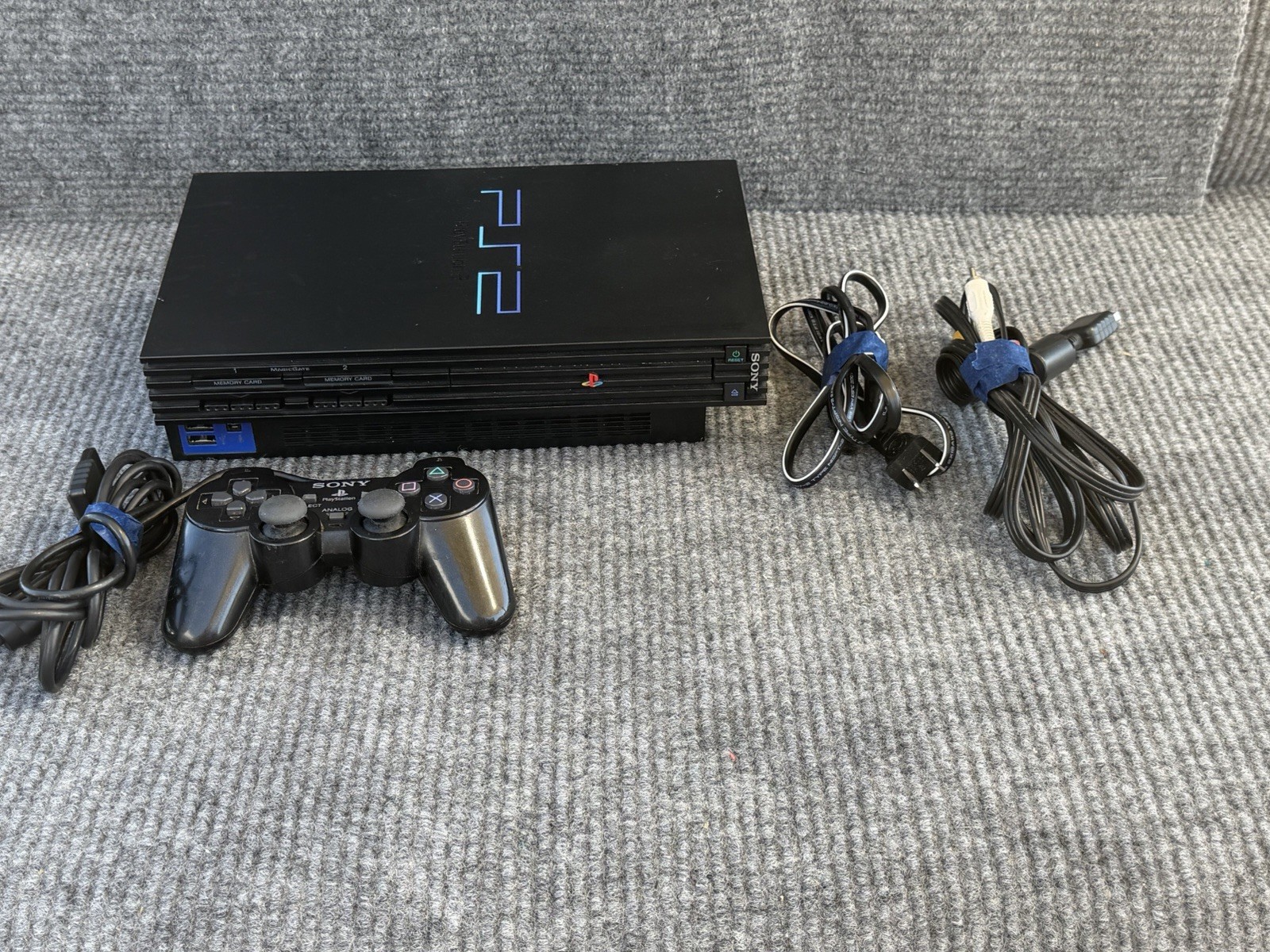 Sony PlayStation 2 PS2 Fat Console Bundle SCPH-35001