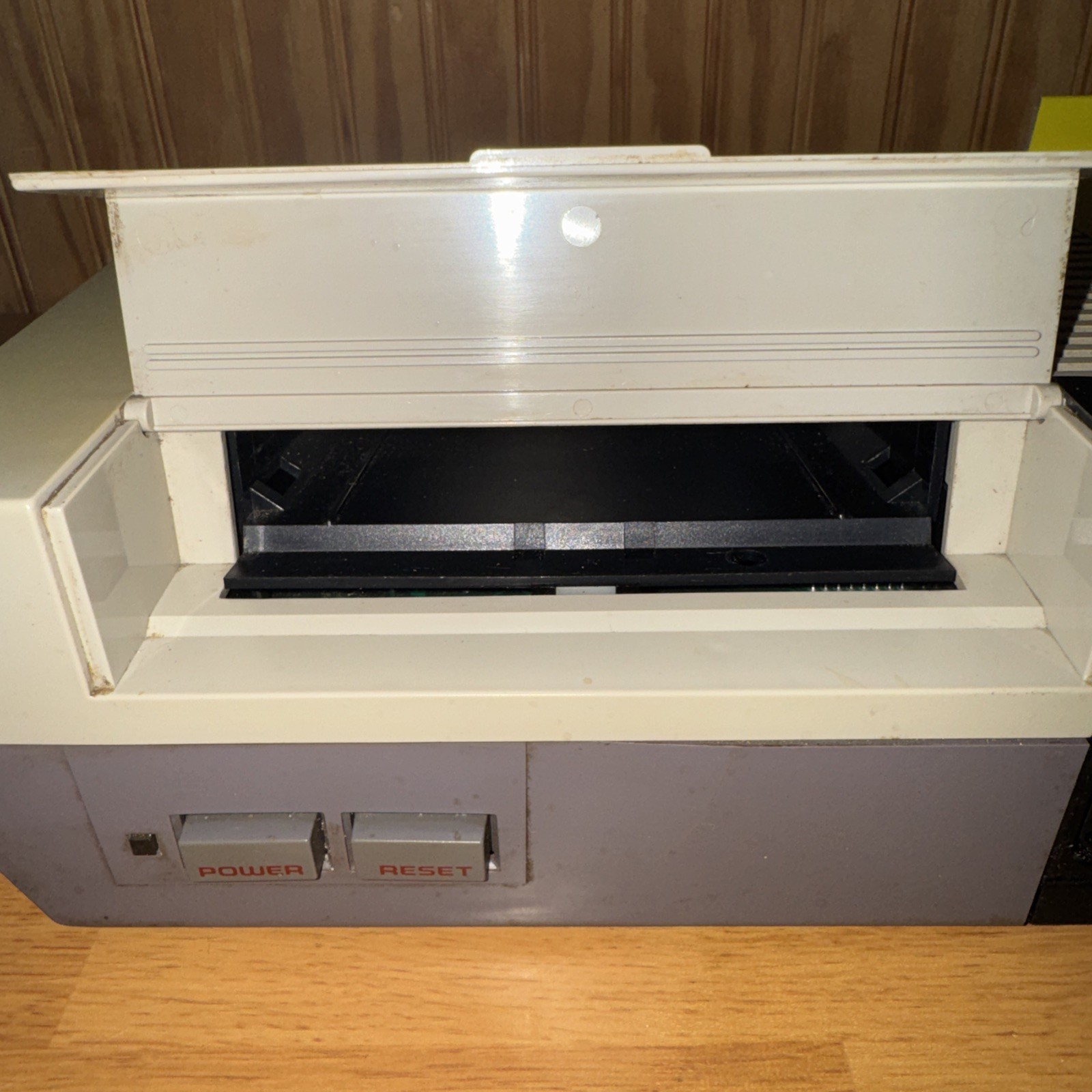 Nintendo NES-001 1985 Console 2 Controllers Power,co-axles cords Tested Working