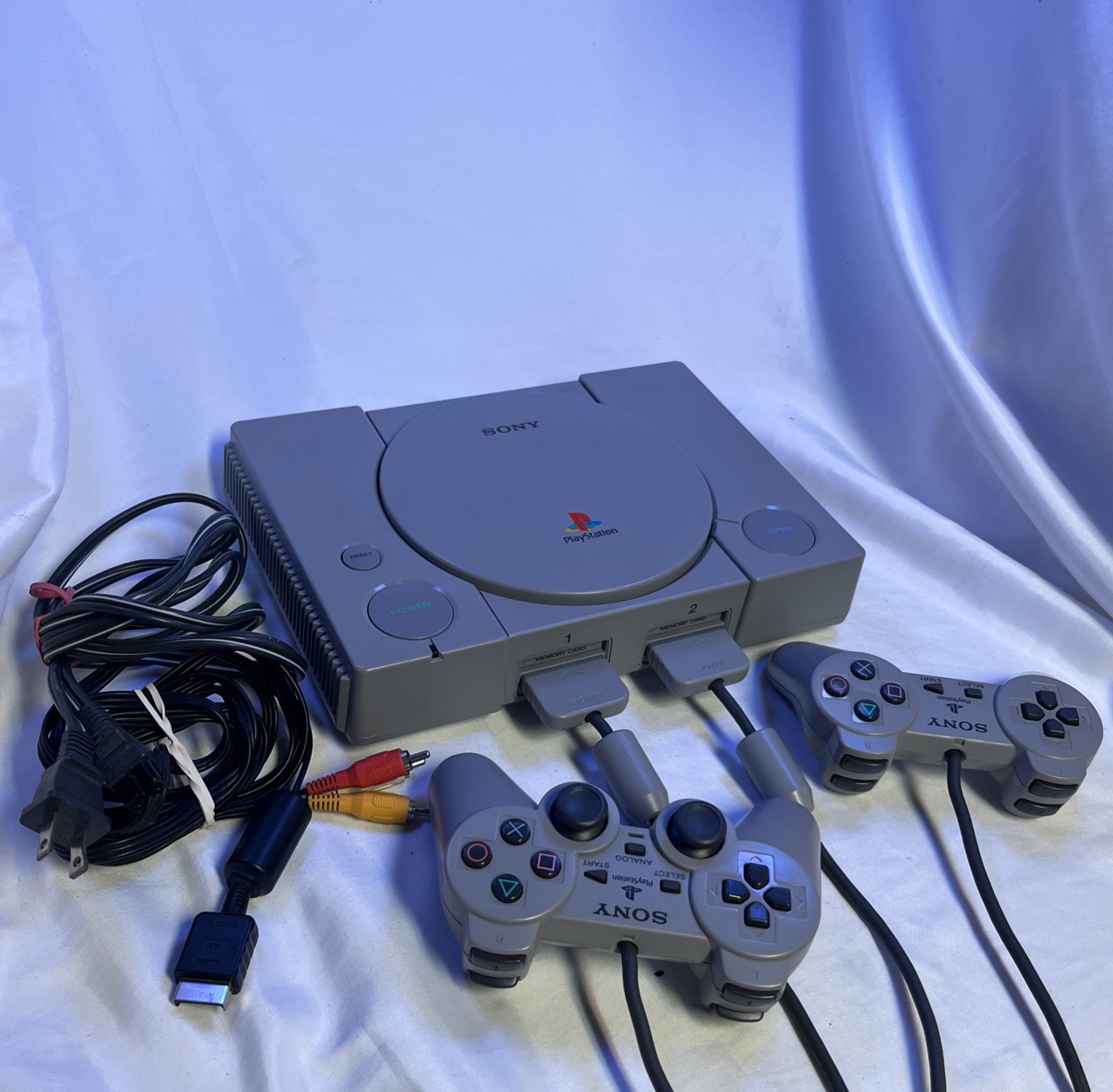Sony PlayStation 1 Video Game Console – Gray SCPH-5501 w/ Controllers + Cords