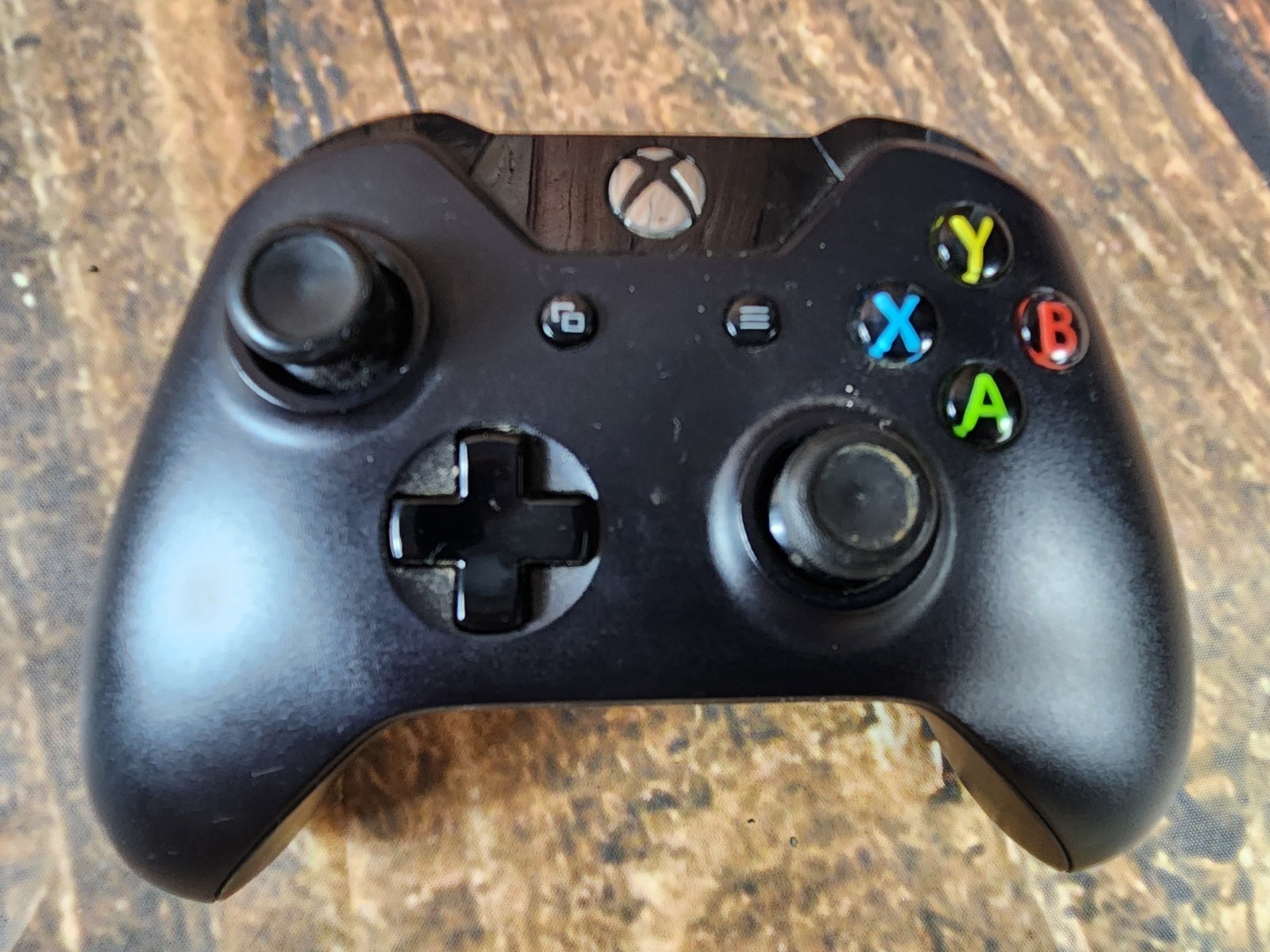 Microsoft Xbox One 1540 500GB Console System Bundle W/ Controller & 5 Games