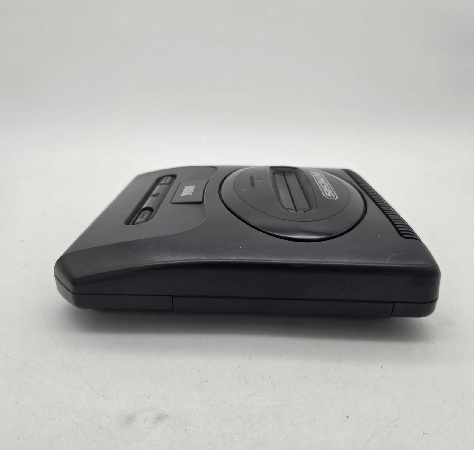 Sega Genesis Model 2 Console Bundle W/ Cords & 6 Button Controller *NO LED* READ