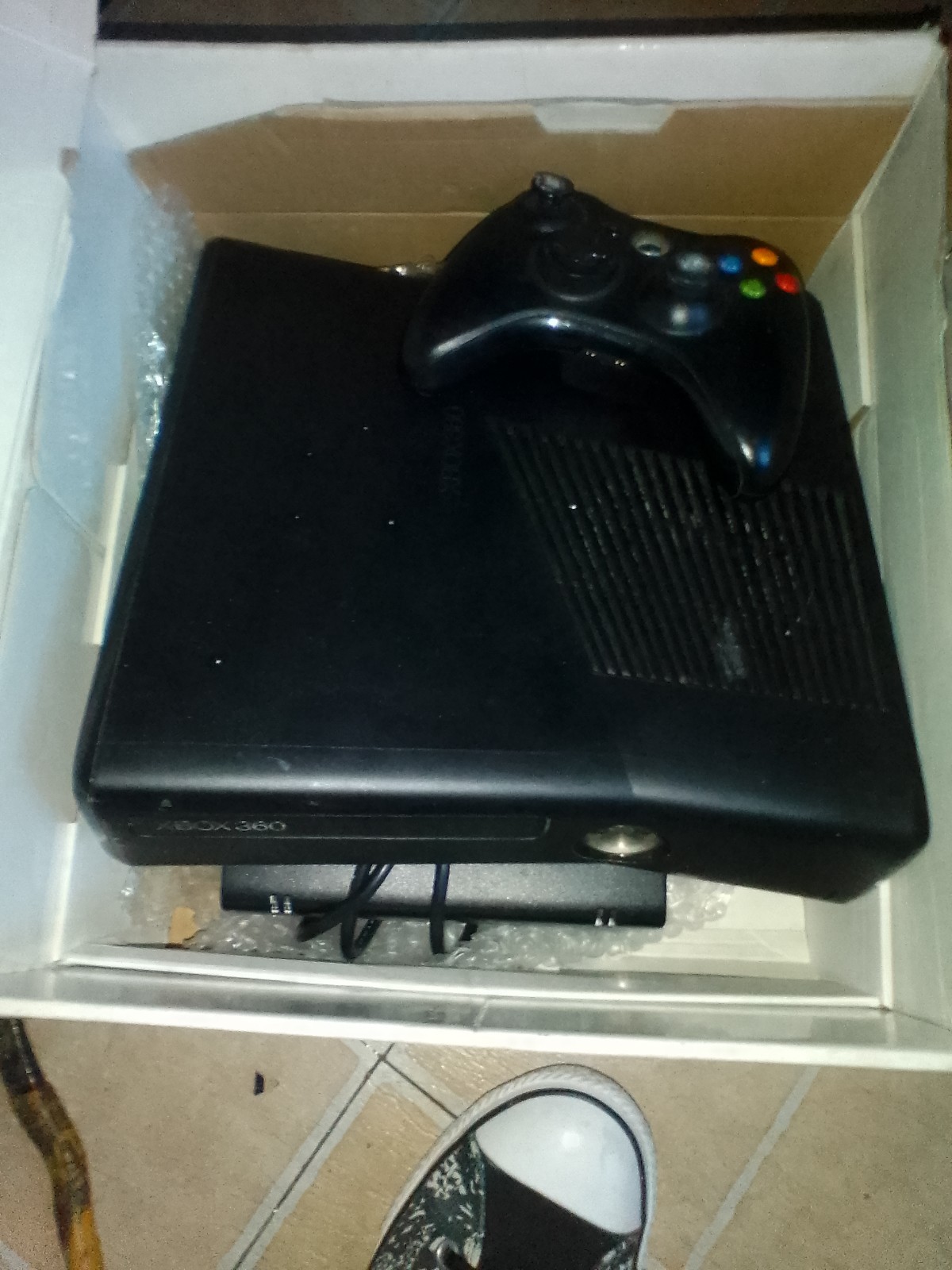 Microsoft Xbox 360 Console W/ Kinect Sensor Bar Model 1414