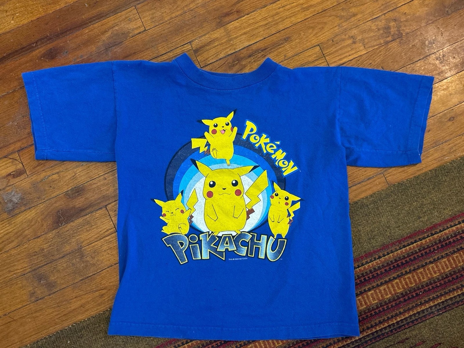 Vintage 2000 Nintendo Pokémon Pikachu Blue Graphic T-Shirt
