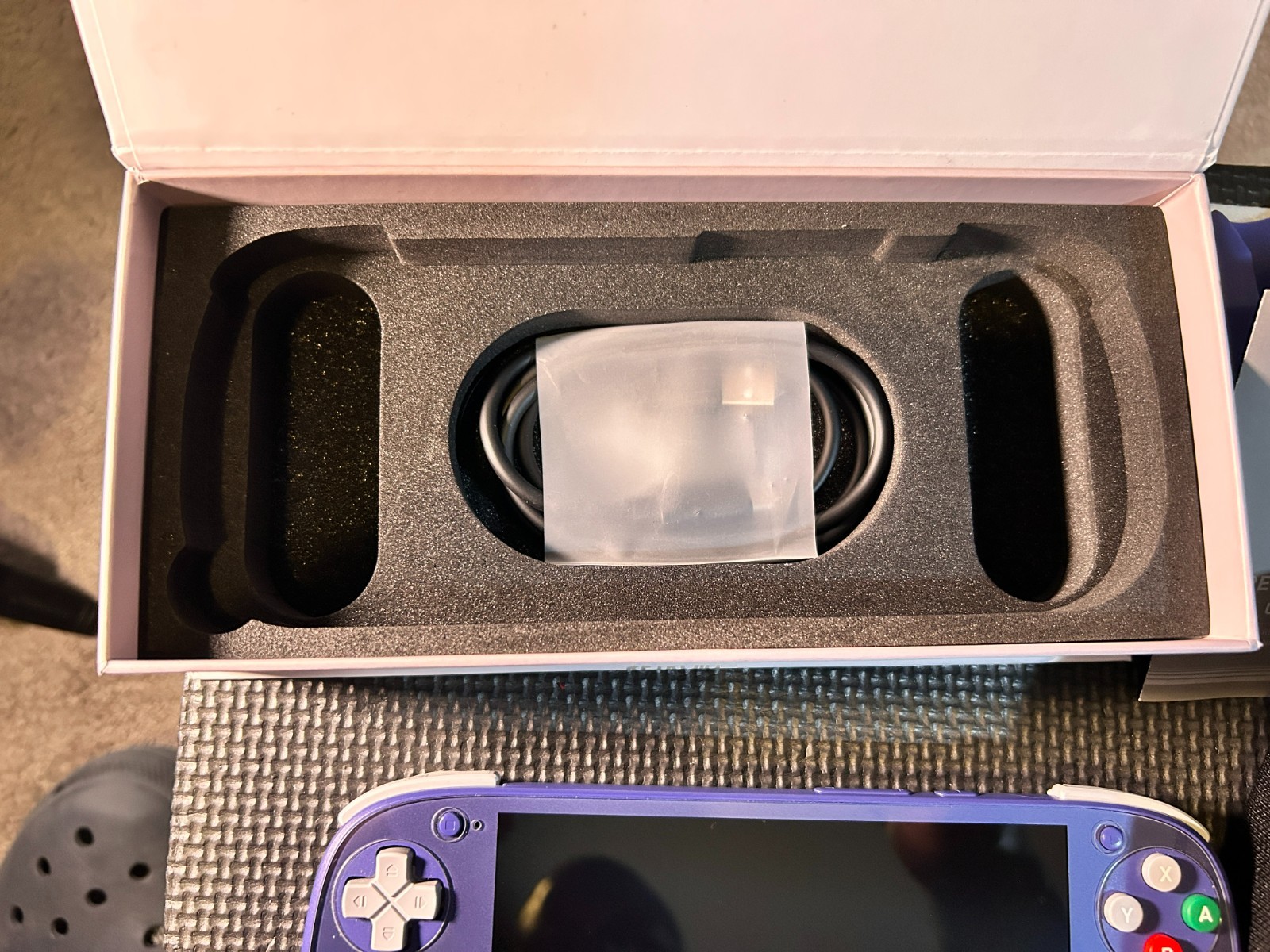 RETROID POCKET 5 (PURPLE) 8GB/128GB (FREE CASE AND GRIP) MUST BE SET UP (GXRG)