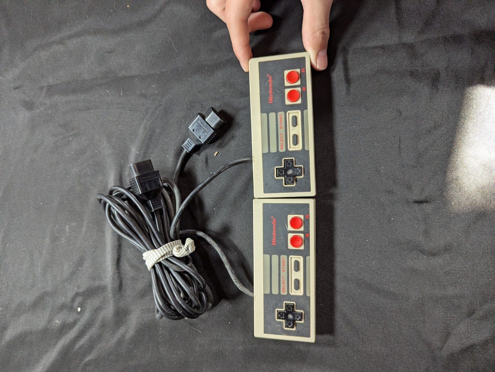 Nintendo NES Console Zapper Gun 2 Controllers Cables Tested Working