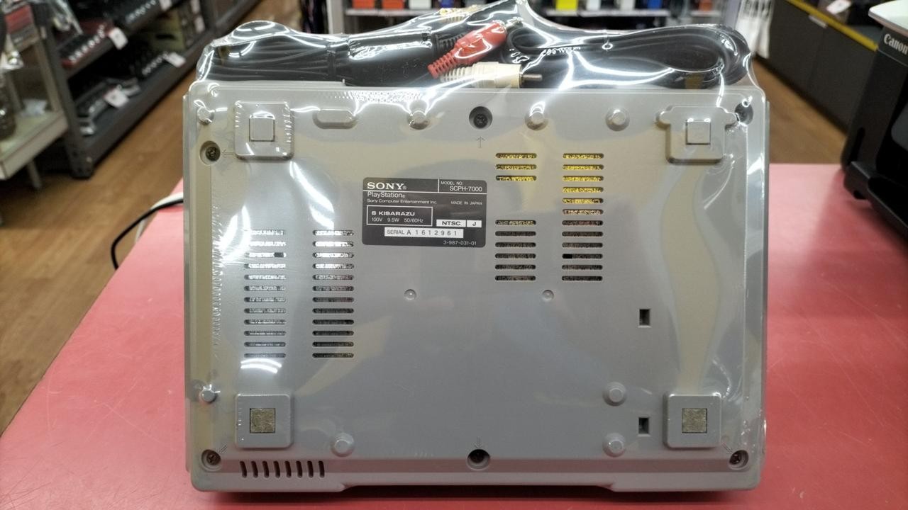 SONY SCPH-7000 PLAYSTATION