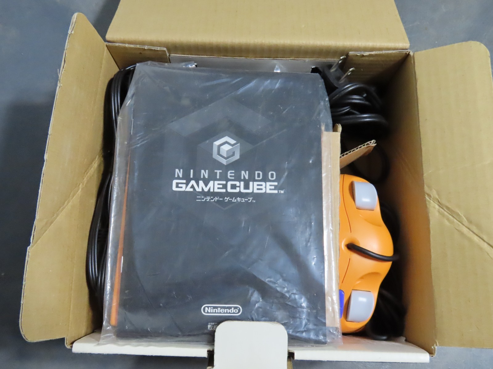 Nintendo GameCube Console CIB Orange Spice RECAPPED, NEAR MINT SHELL, USA REGION