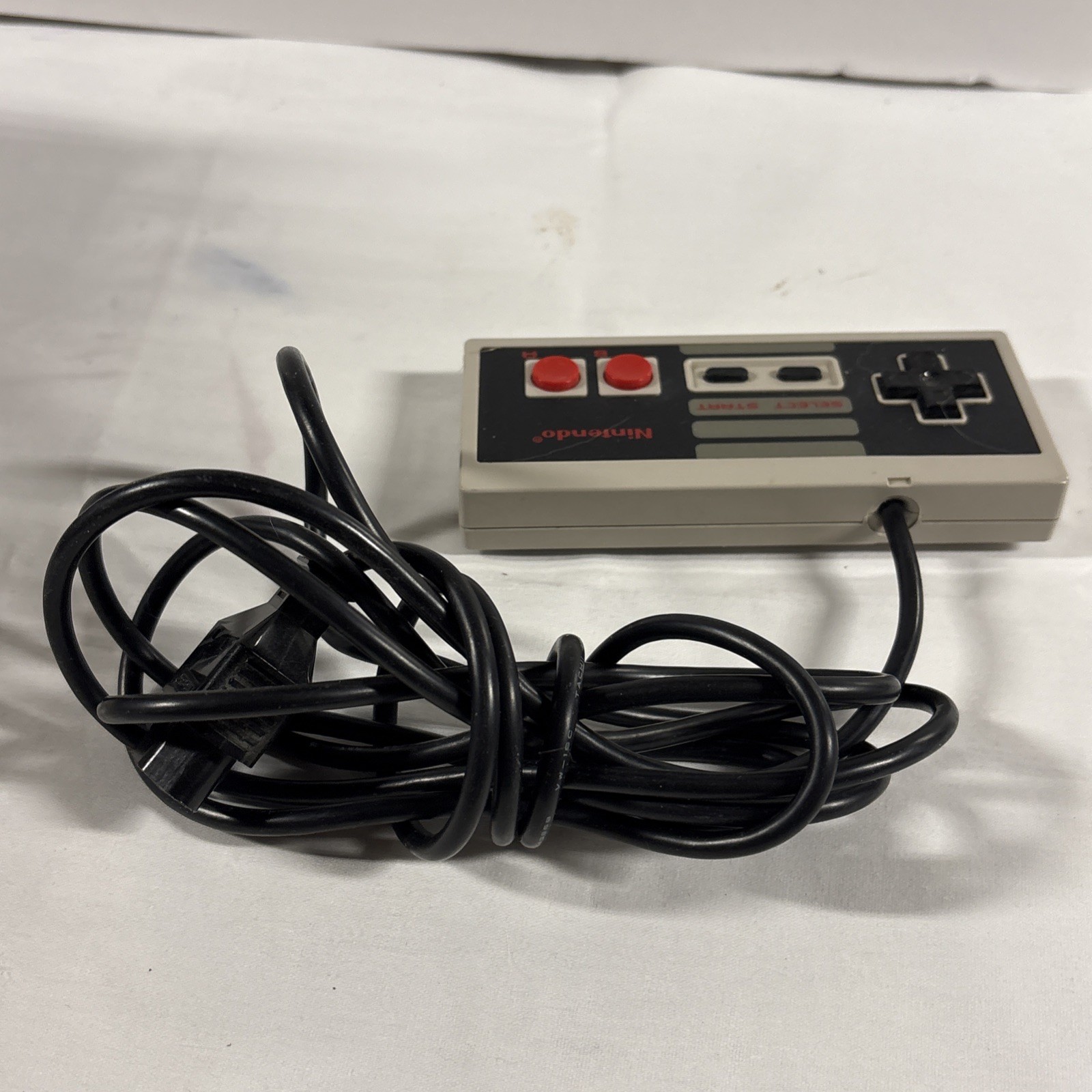 Vintage 1985 – NES Classic Model # NES – 001 Complete GameSystem Tested