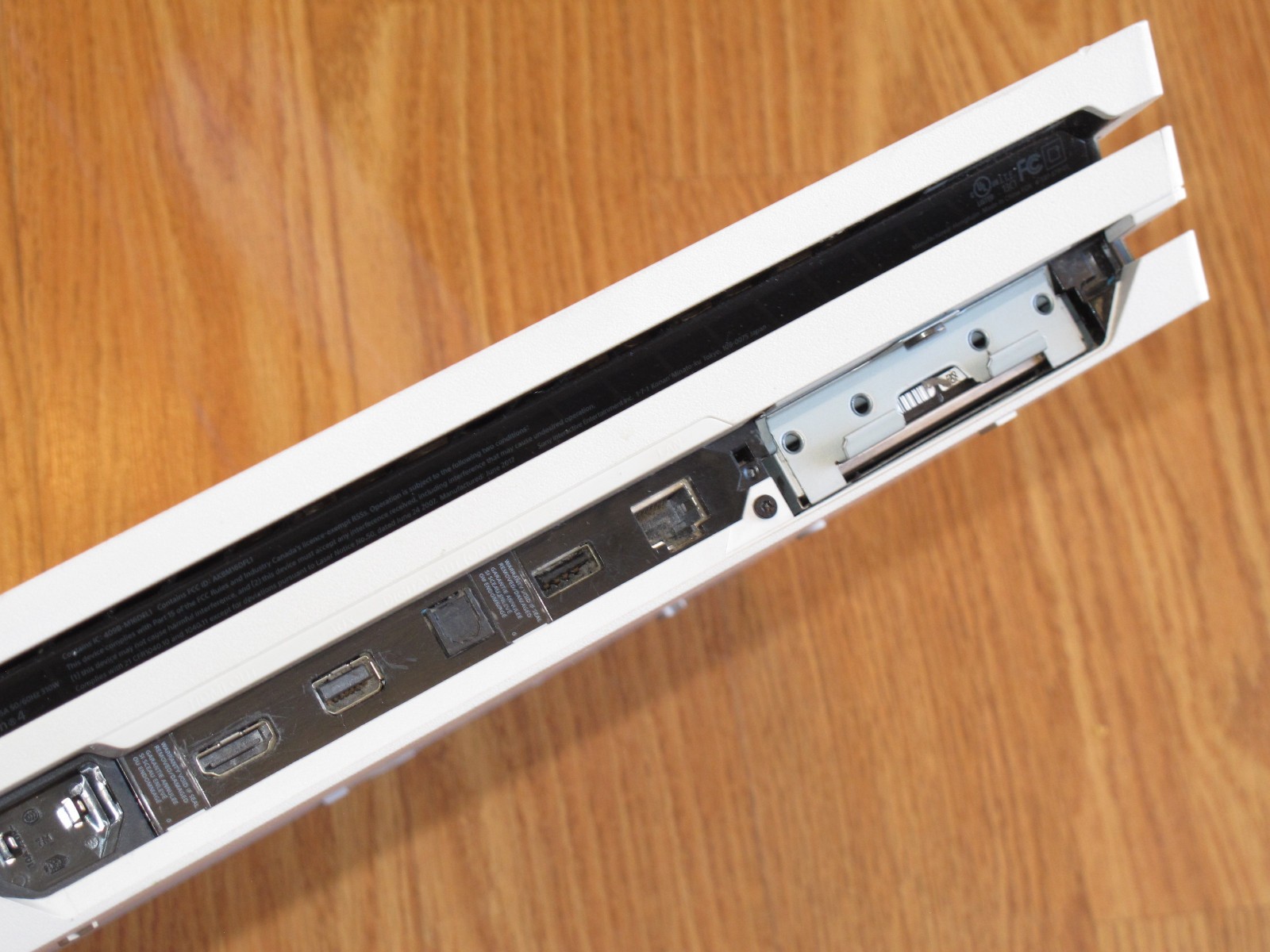 Sony PlayStation 4 Pro PS4 1TB White Console (Parts/Repair) Powers On/Safe Mode