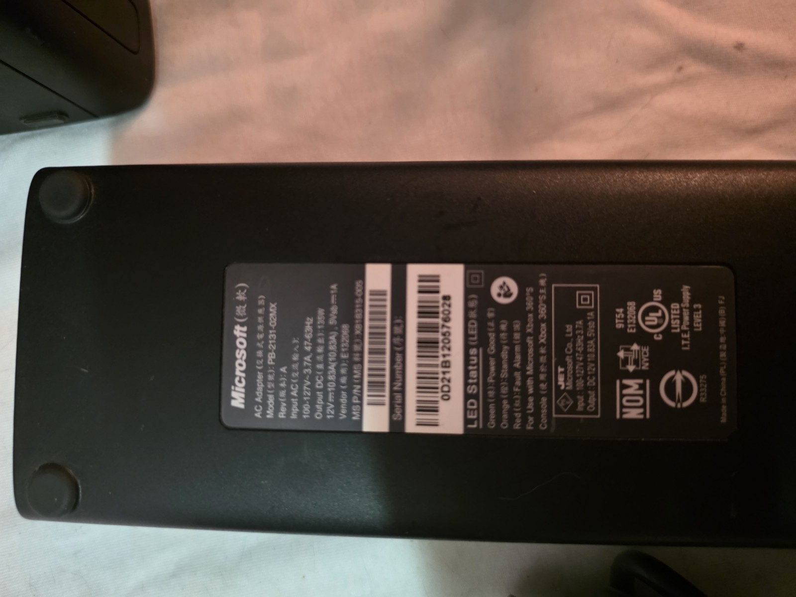 X Box 360 S Gaming console With Kintect Headphones Controller 320 Gb Hard Drive.