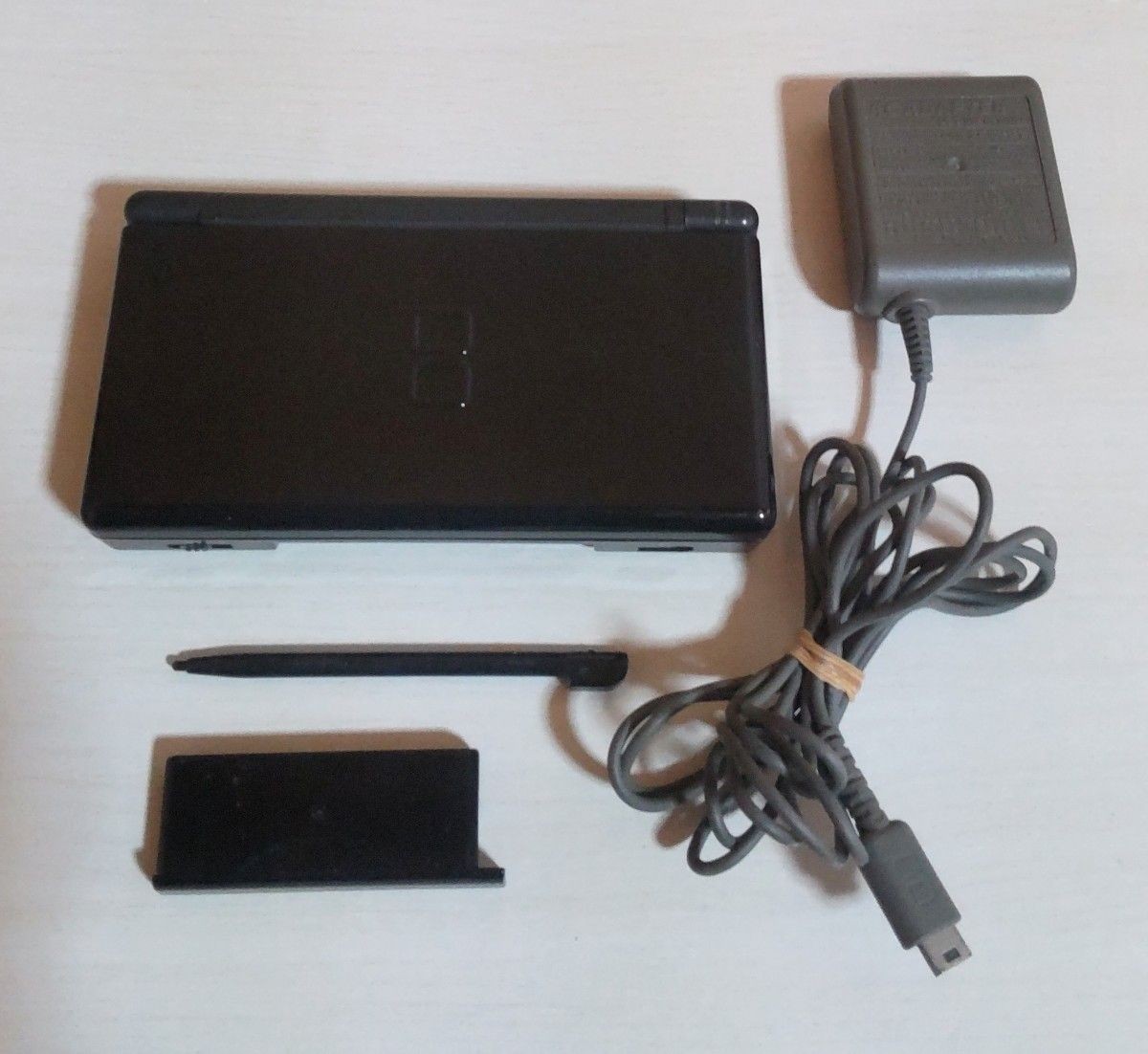 Nintendo DS Lite Console W/Charger USG-001 Jet Black English