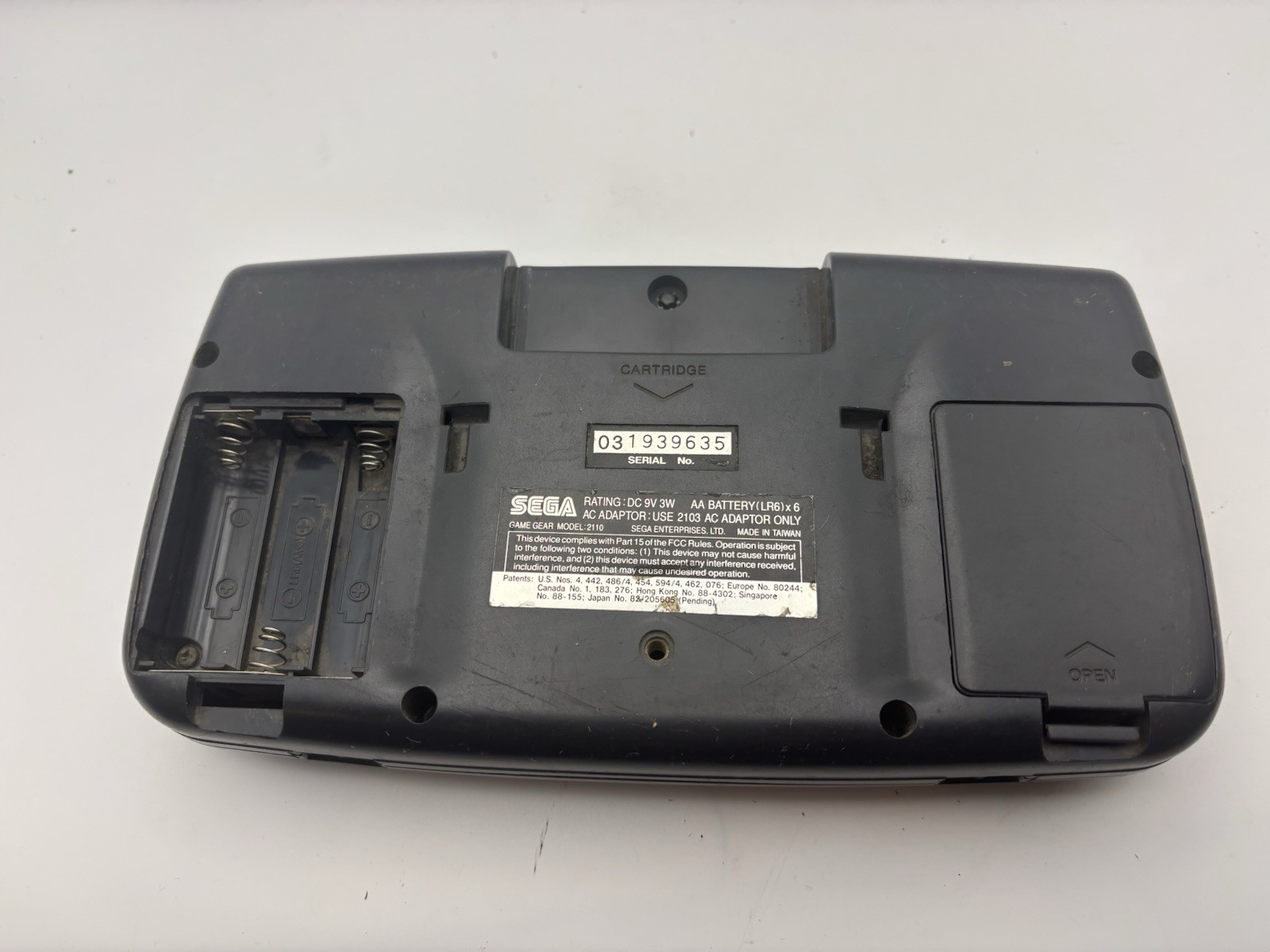 Game Gear SEGA portable Video Game System ONLY Parts ONLY – Powers On READ