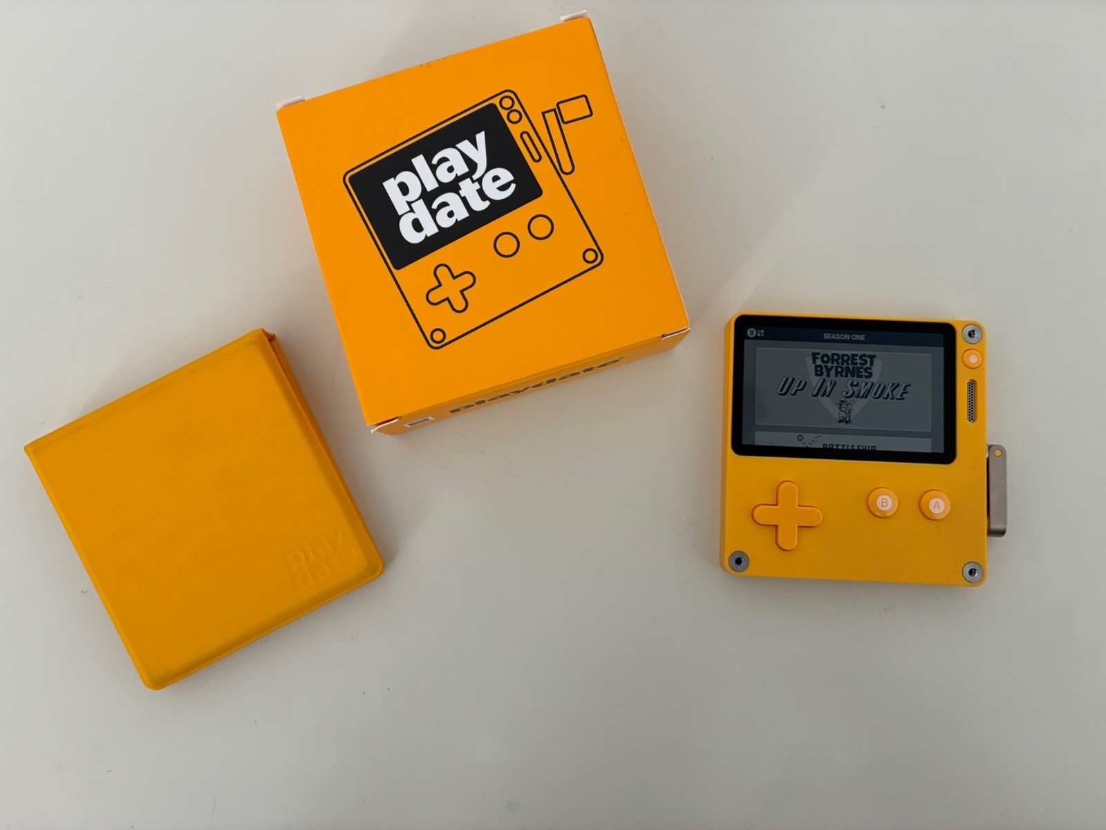 Barely used Playdate Game Console in Box with yellow Cover – mint – PDU-Y-01
