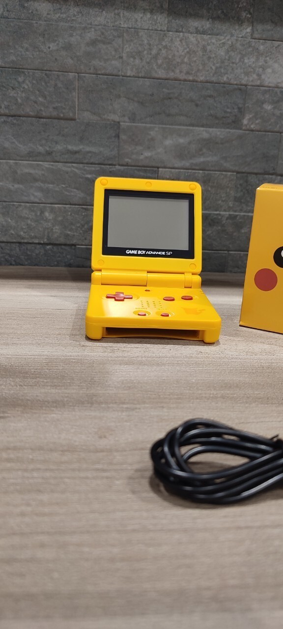 Nintendo Gameboy Advance SP Pikachu Pokémon Reshell *Glass Screen & New Battery*