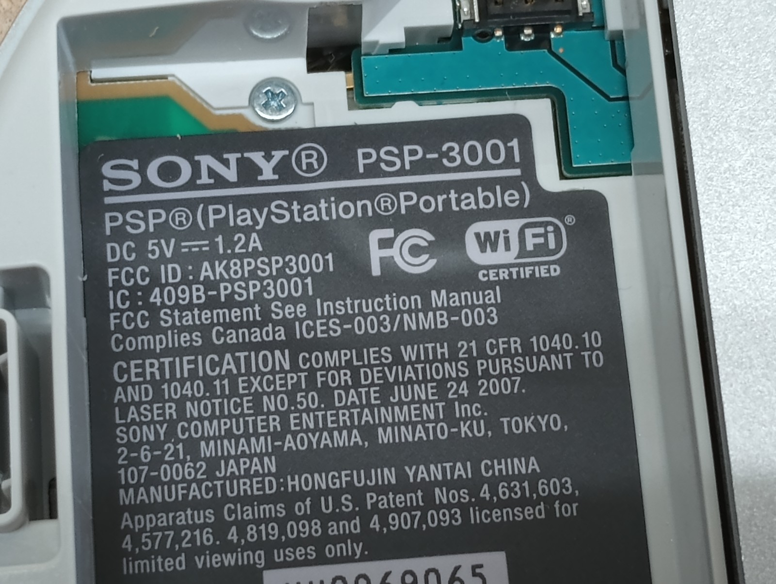 SONY PSP Silver 3001 With 1GB Memory Card
