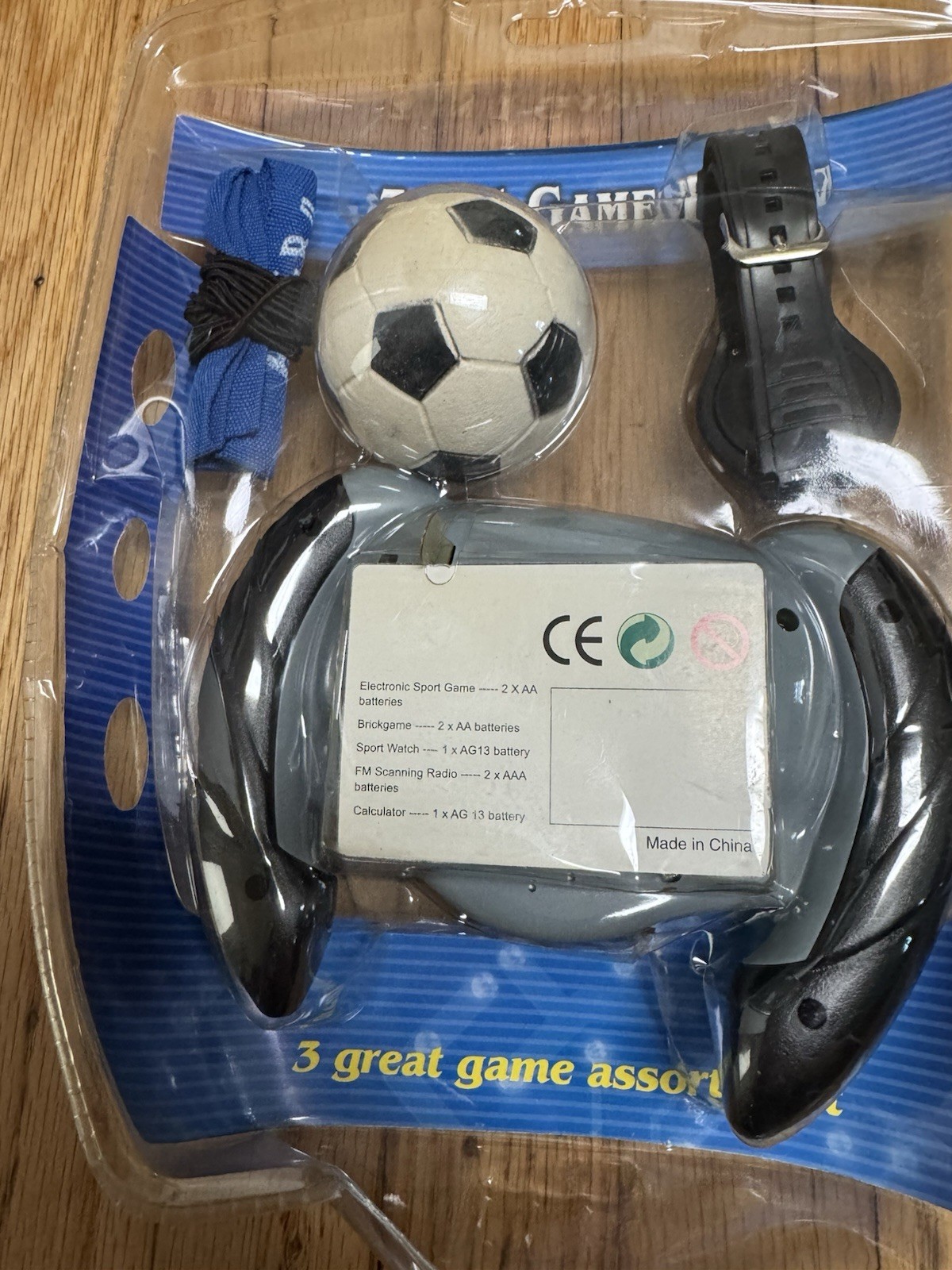 Vtg 90s Soccer Football Futball Handheld LCD Game Sport Watch Calculator Radio