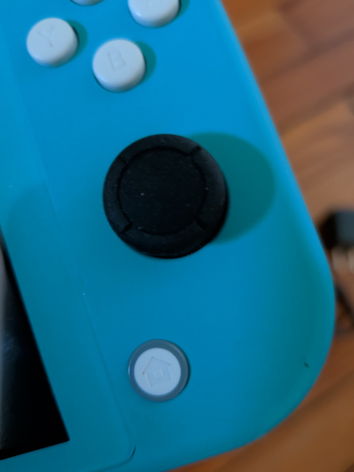 Nintendo Switch Lite Turquoise 32GB Console; Charger & Mario Odyssey Game – Fair