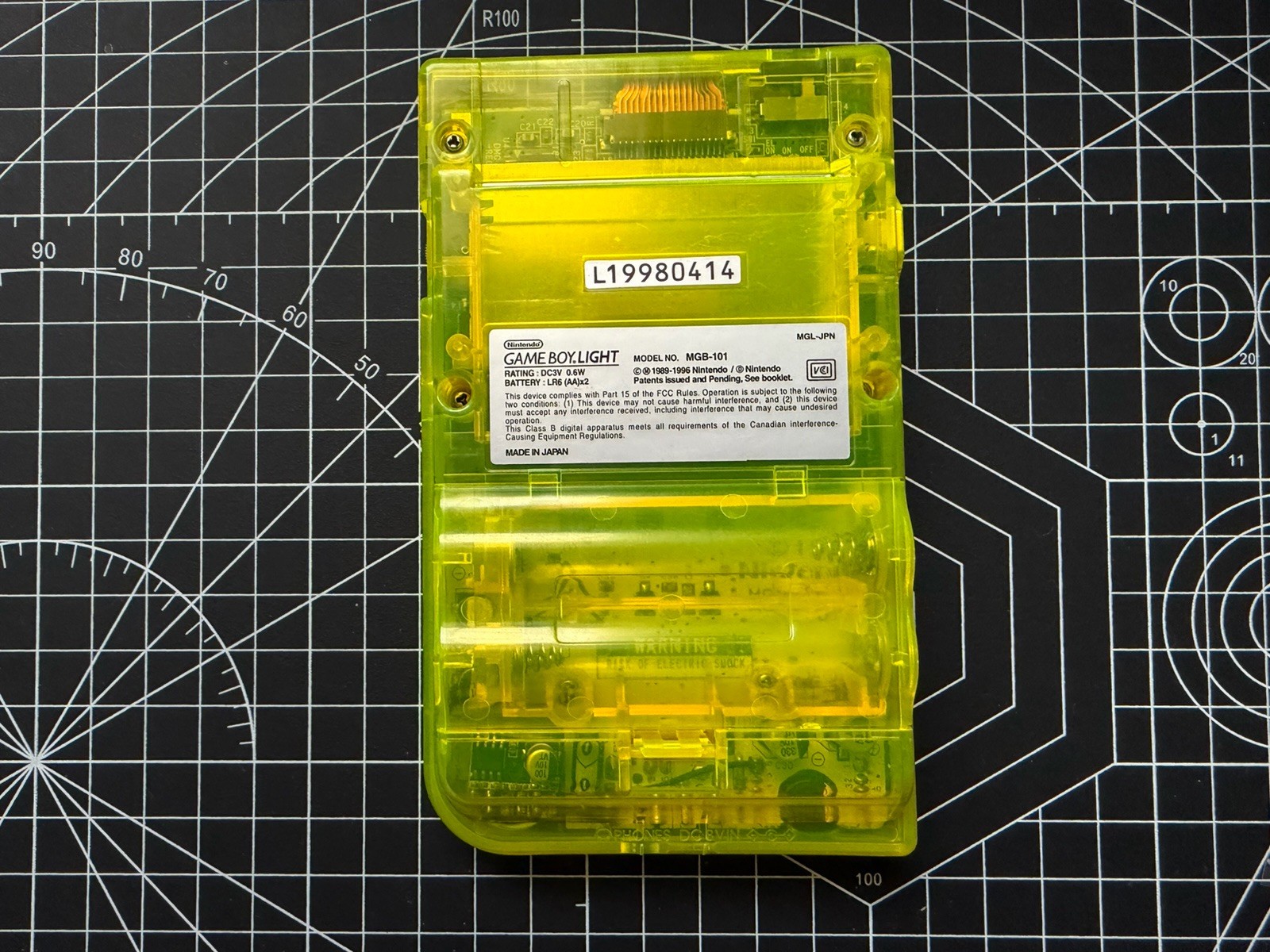 Nintendo GameBoy Light GBL – Clear Yellow W/ New Shell & Glass Lens **Toys R Us