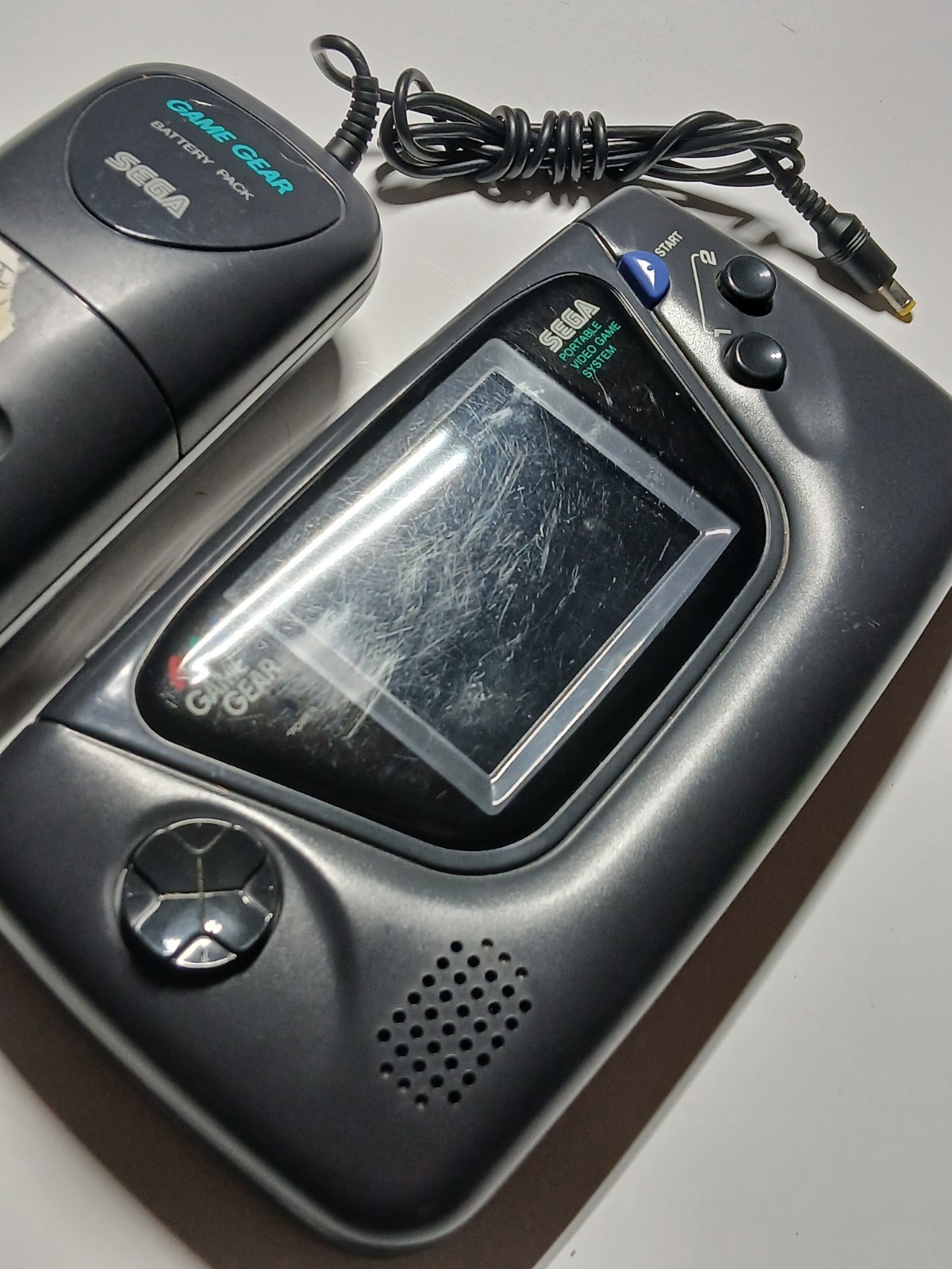 Sega Game Gear Console – Powers On – screen issues – For Parts/Repair charger