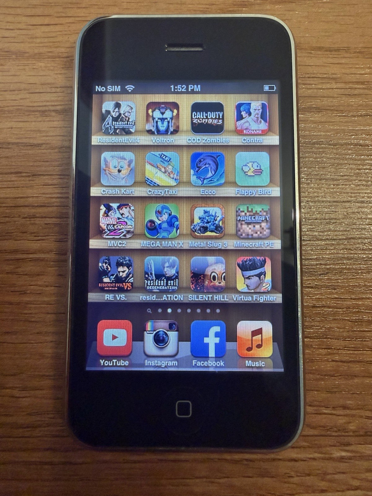 96 Rare Games IPhone 3GS 16gb Resident Evil Voltron COD Zombies