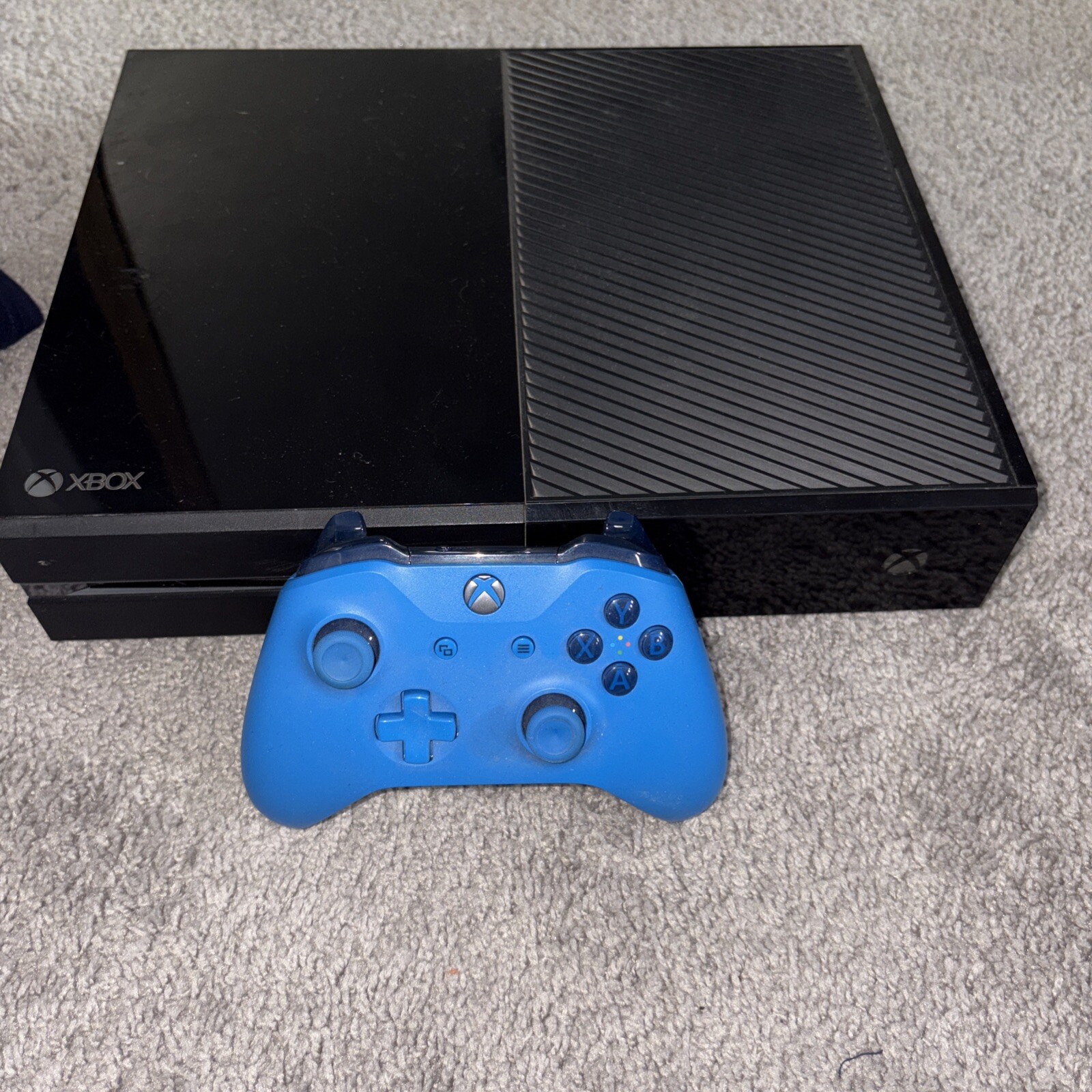 Xbox One Console controller and power cable