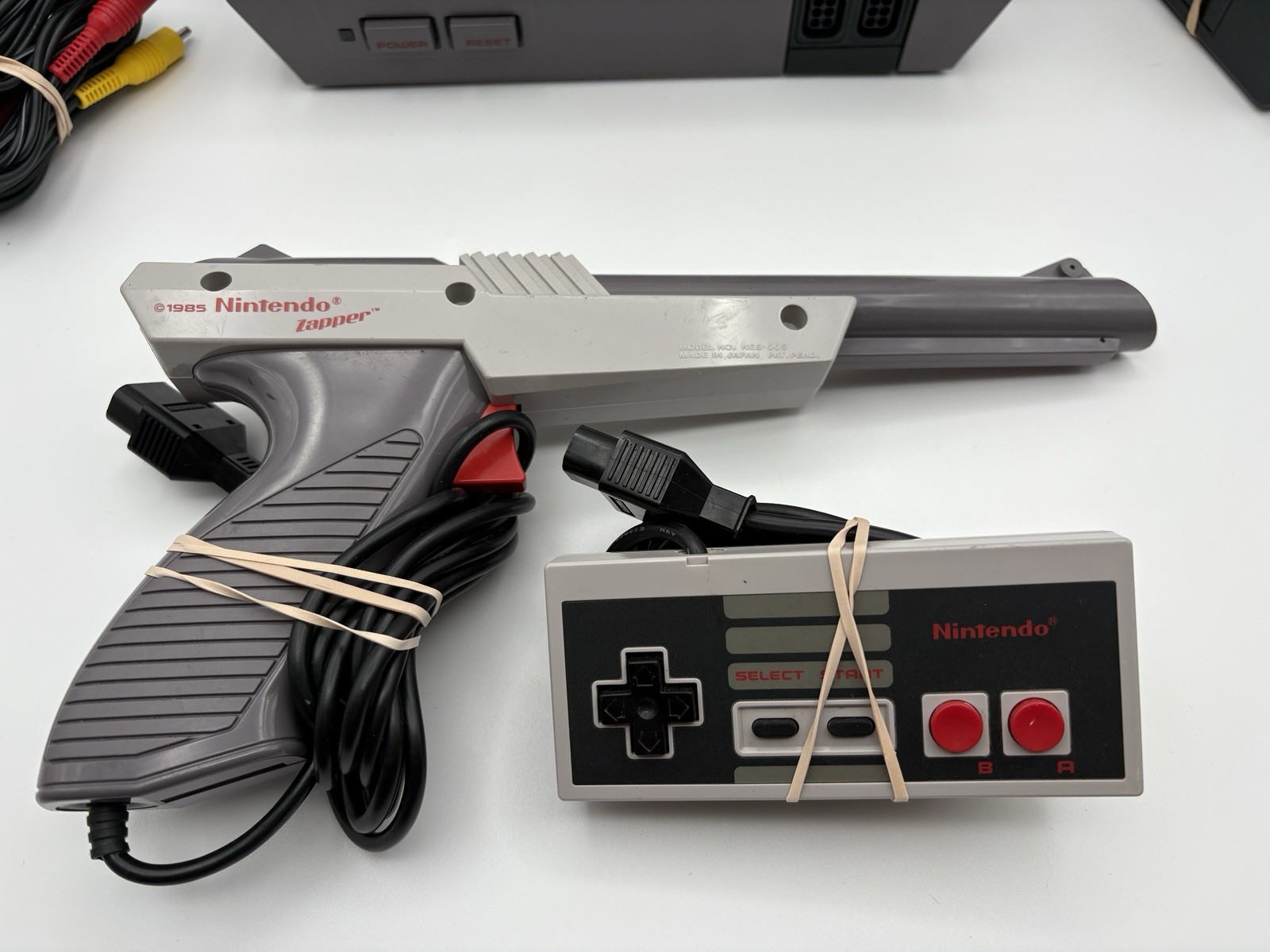 Nintendo NES Console Bundle W/ OEM Cables & Controller + Zapper & Mario DH CLEAN