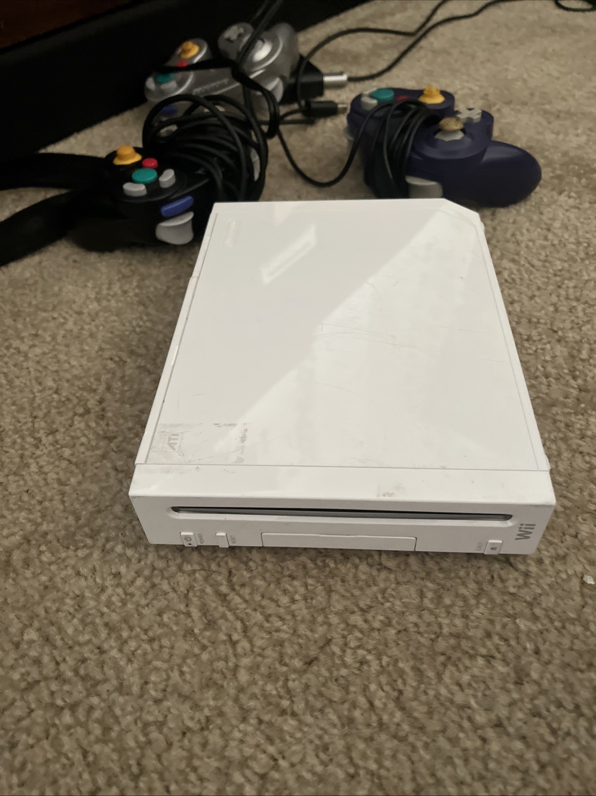 nintendo wii console only WORKS PERFECT. WITH COVERS. CLEAN WHITE