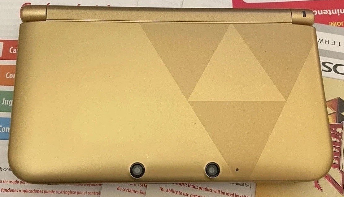 Nintendo 3DS XL The Legend of Zelda A Link Between Worlds Console CIB Tested