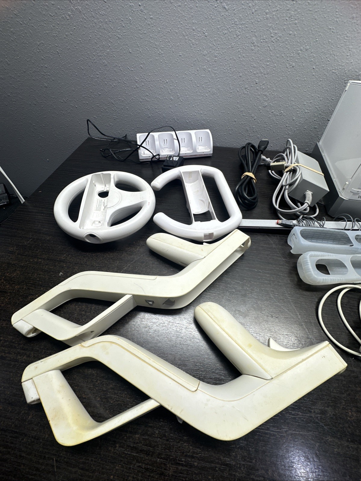 Nintendo Wii Game System Console with 2-REMOTES Bundle ALSO PLAYS GAMECUBE Games