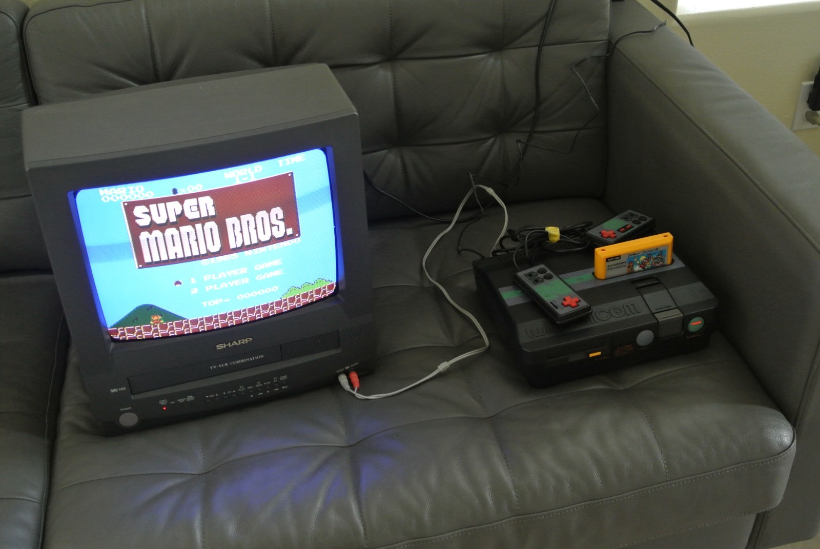 USA Sharp Twin Famicom Console Black Model AN-505-BK Famicom with Games Working!