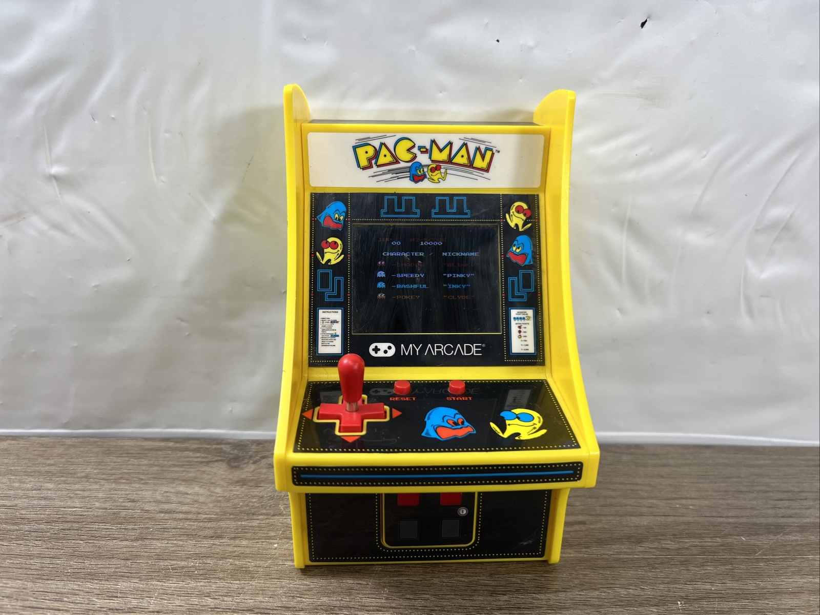 My Arcade Pac-Man Micro Player Pro 6.75″ Mini Arcade Machine Portable Video Game