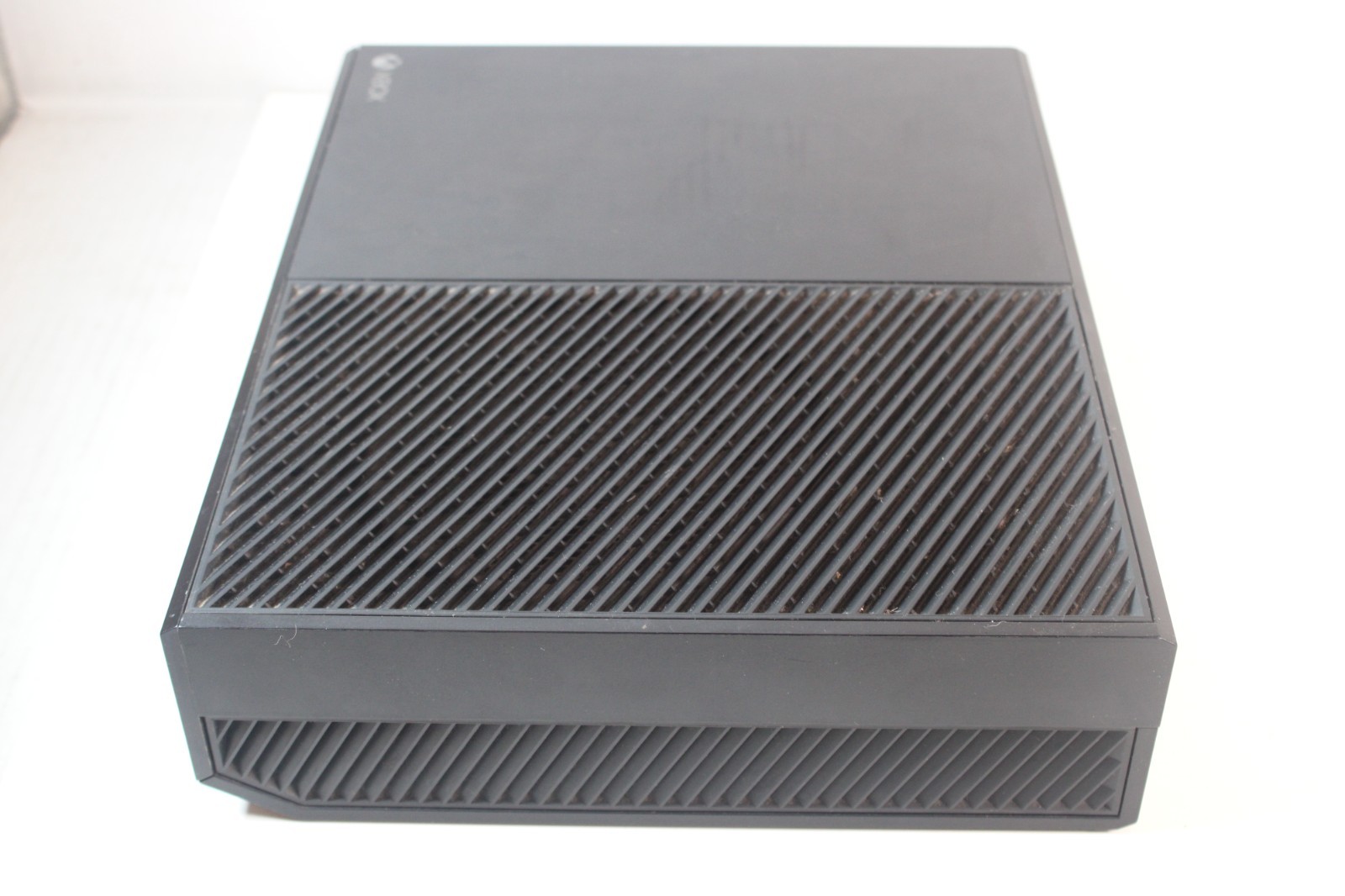 Microsoft Xbox One Model 1540 Console Bundle 500 GB, controller, game, cords