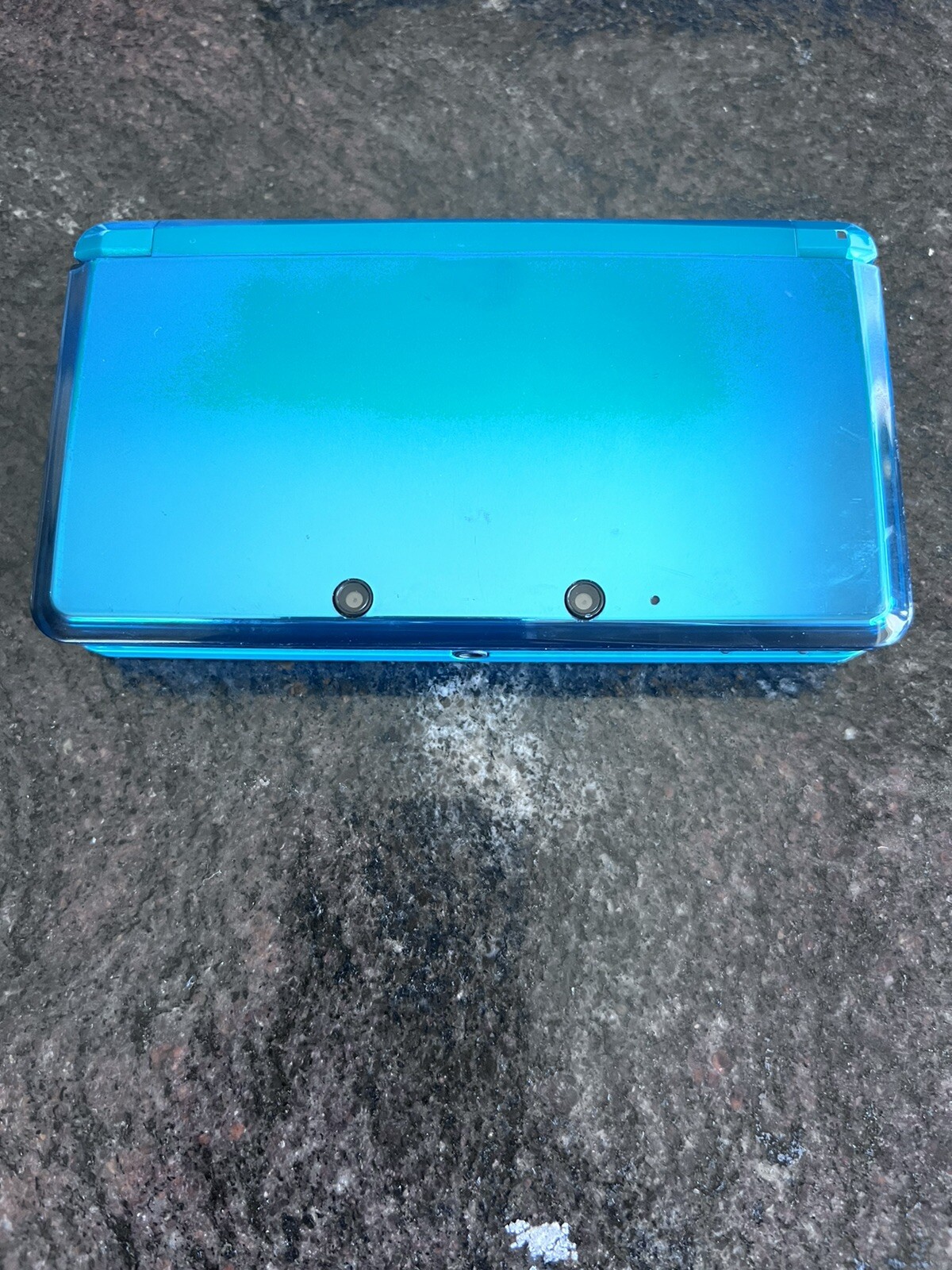 Nintendo 3DS Console Aqua Blue – w/ Car And Wall Charger And And Many Extras.