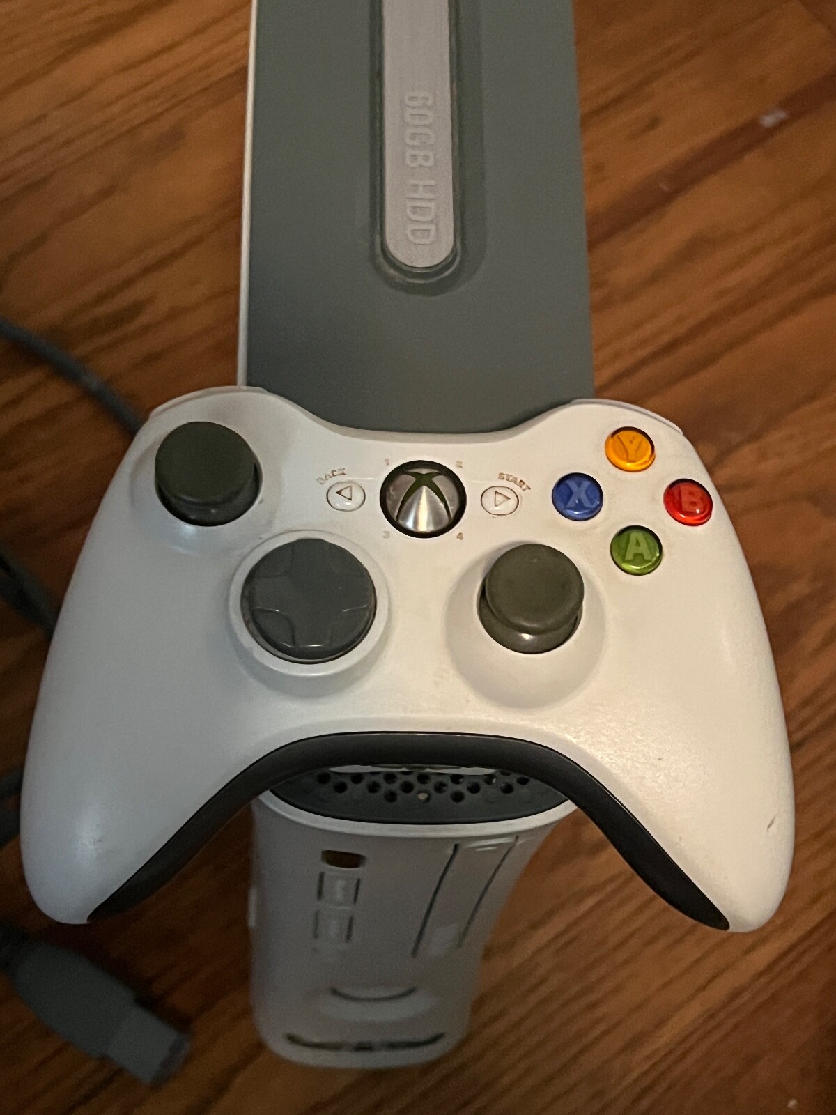 Microsoft Xbox 360 Pro Launch Edition 60GB White Console (B4J-00179) READ