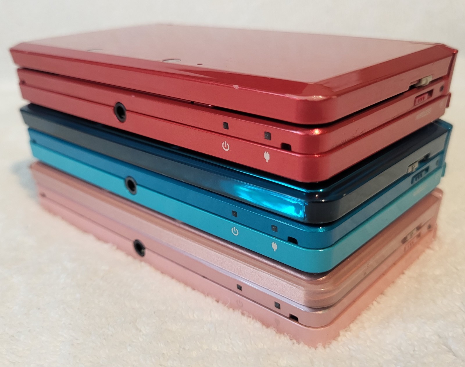 Lot of 3 Nintendo 3DS Console Systems, Pink, Red, Aqua Blue, Tested w/ Chargers
