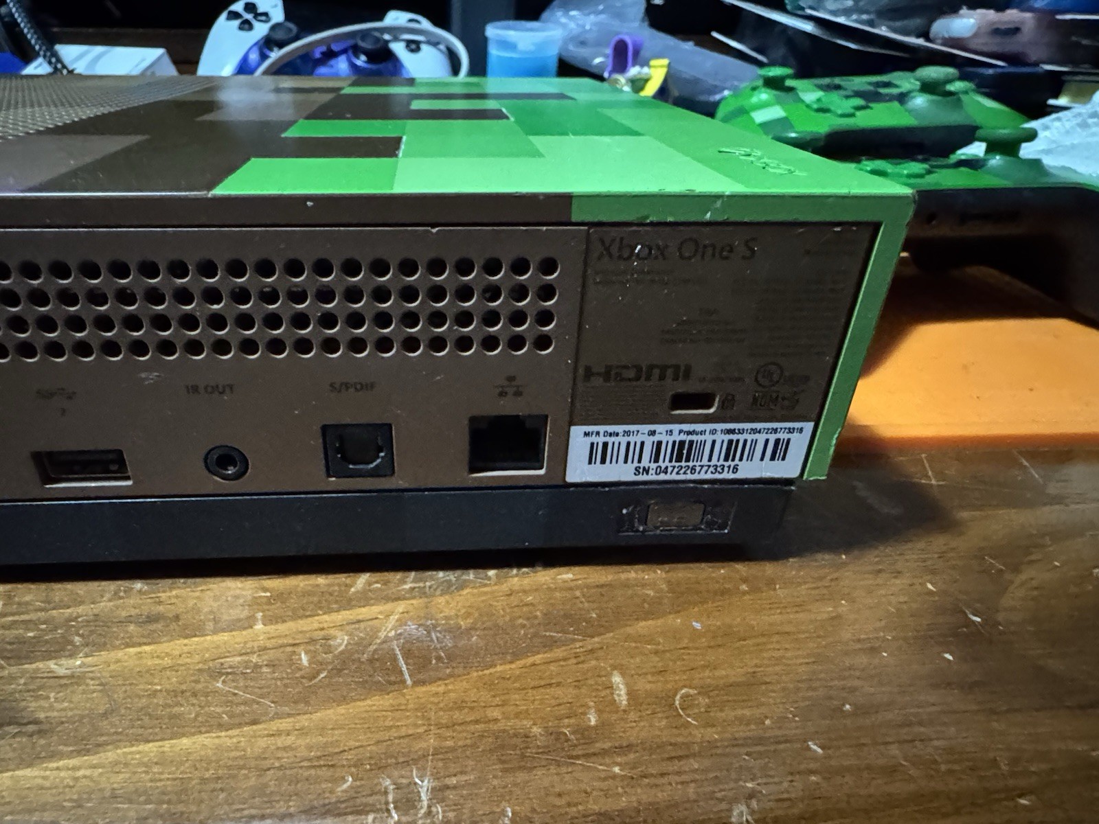 Microsoft Xbox One S Minecraft Limited Edition Bundle 1TB 2 Controllers