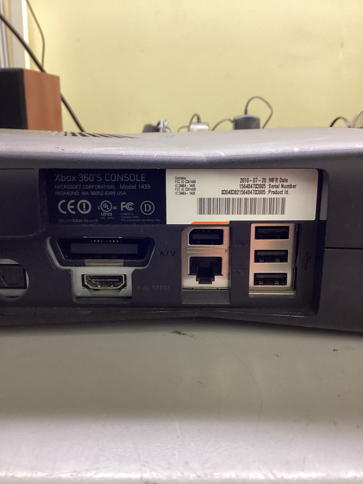Microsoft Xbox 360 S Console System – Model 1439 (Manufactured 2010)