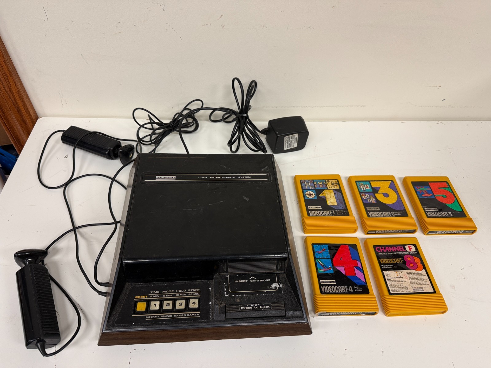 Fairchild Video Entertainment System Console w/2 Controllers & 5 Games Untested