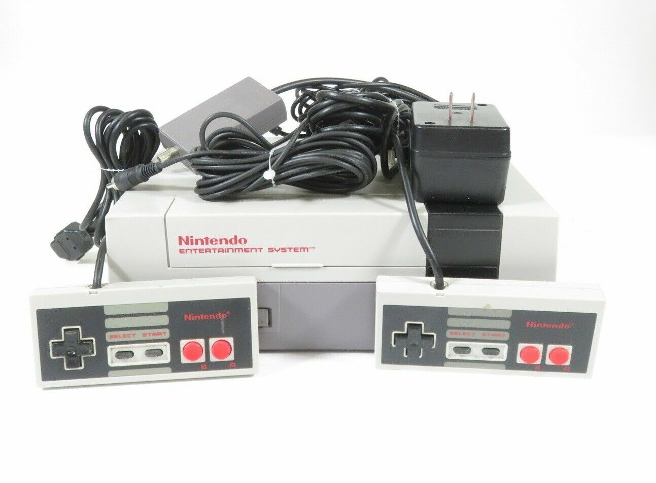 Nintendo NES-001 NES Entertainment System Console, Grey Body w/ (2) Controllers