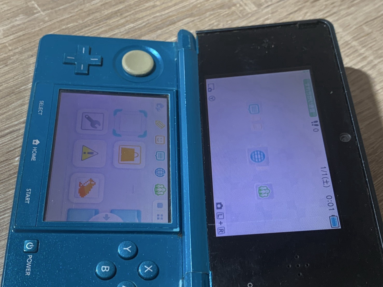 1808 Nintendo 3DS Aqua Blue For Parts