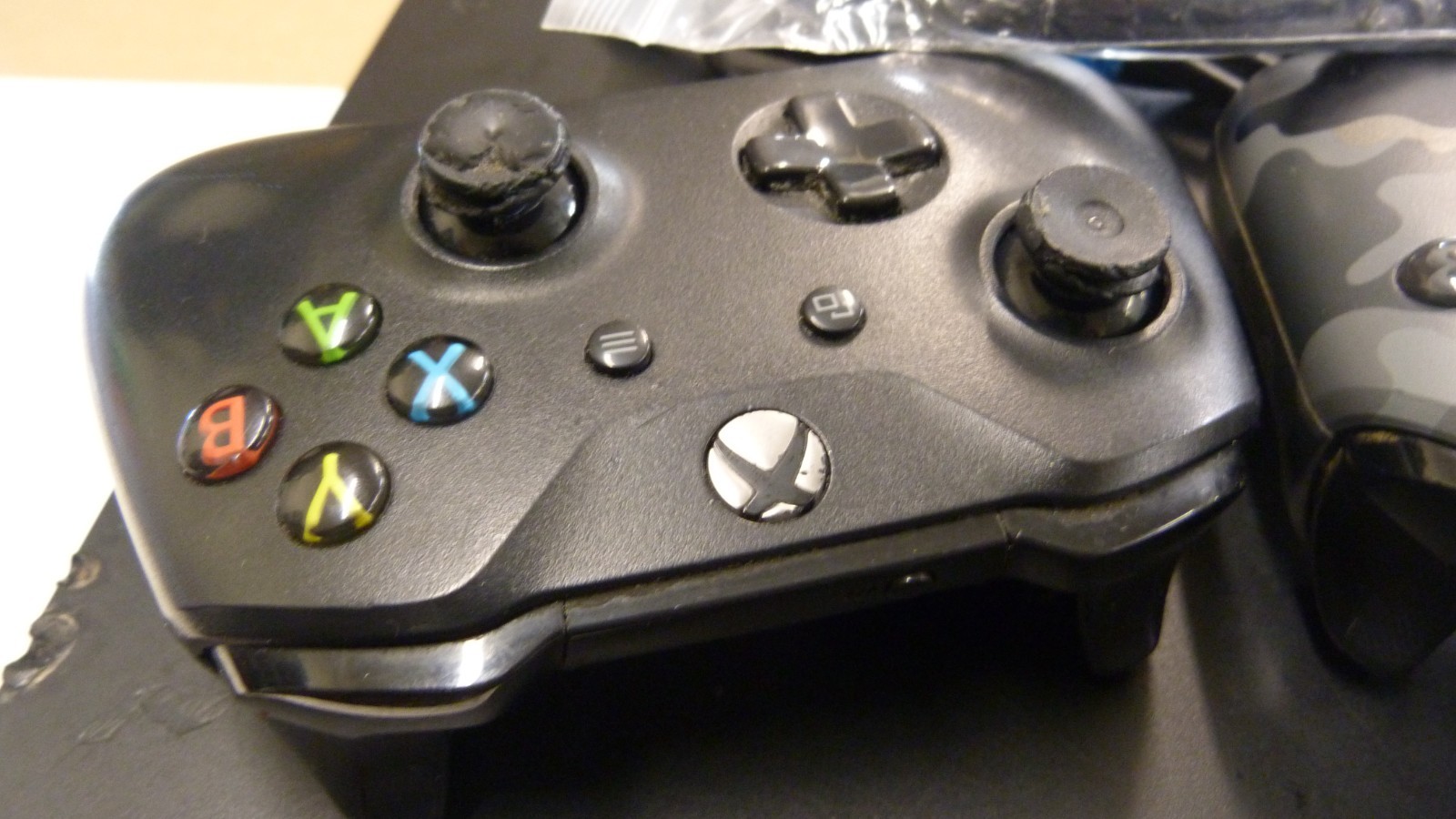 Microsoft Xbox One X 1TB console bundle w/ 3 games & controller – FINE CONDITION