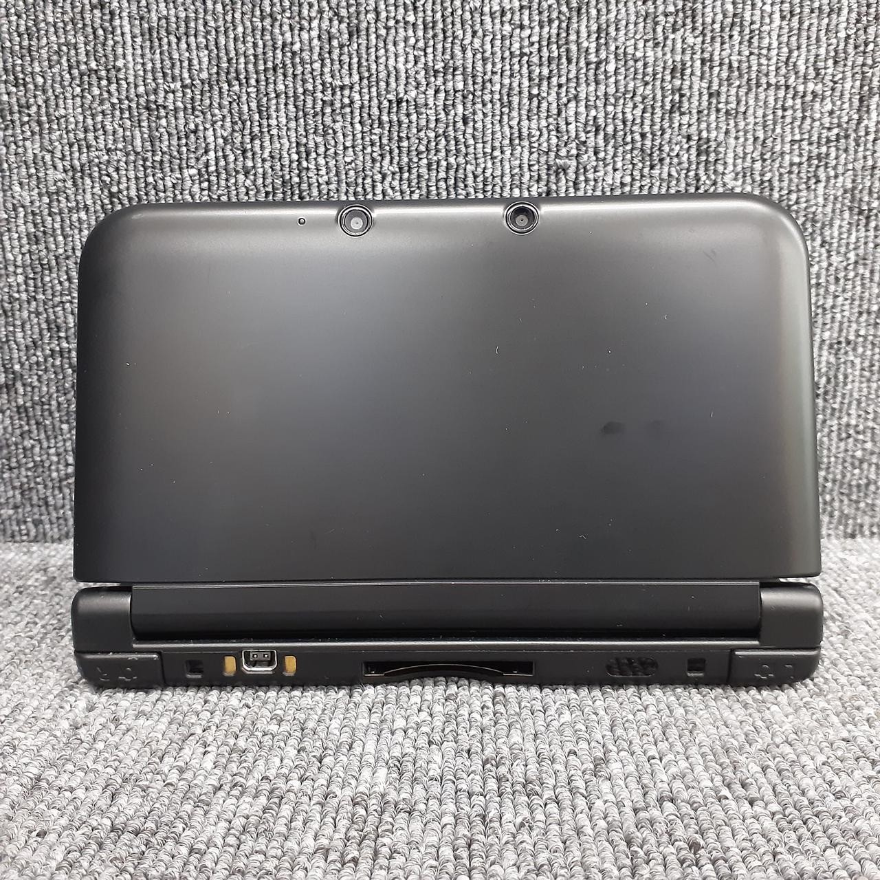 NINTENDO SPR-001 3DSLL