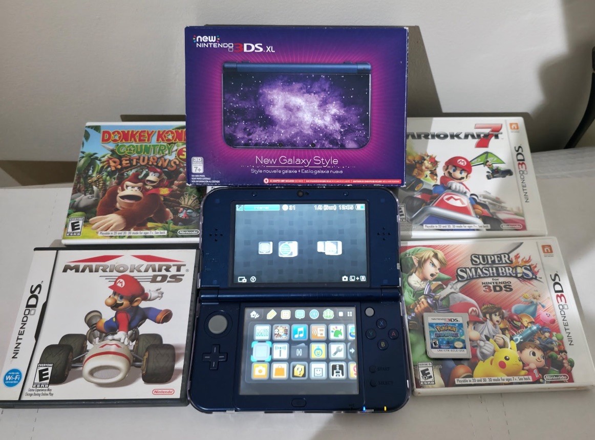 New Nintendo 3DS XL Galaxy Limited Edition System With Box And Games Lot