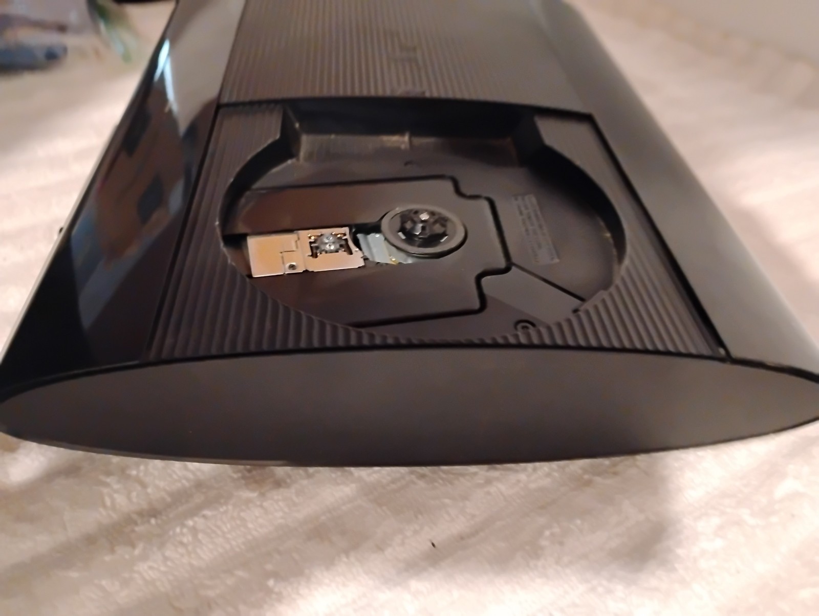 Sony PlayStation 3 Super Slim – 500 GB – Black Console with cords