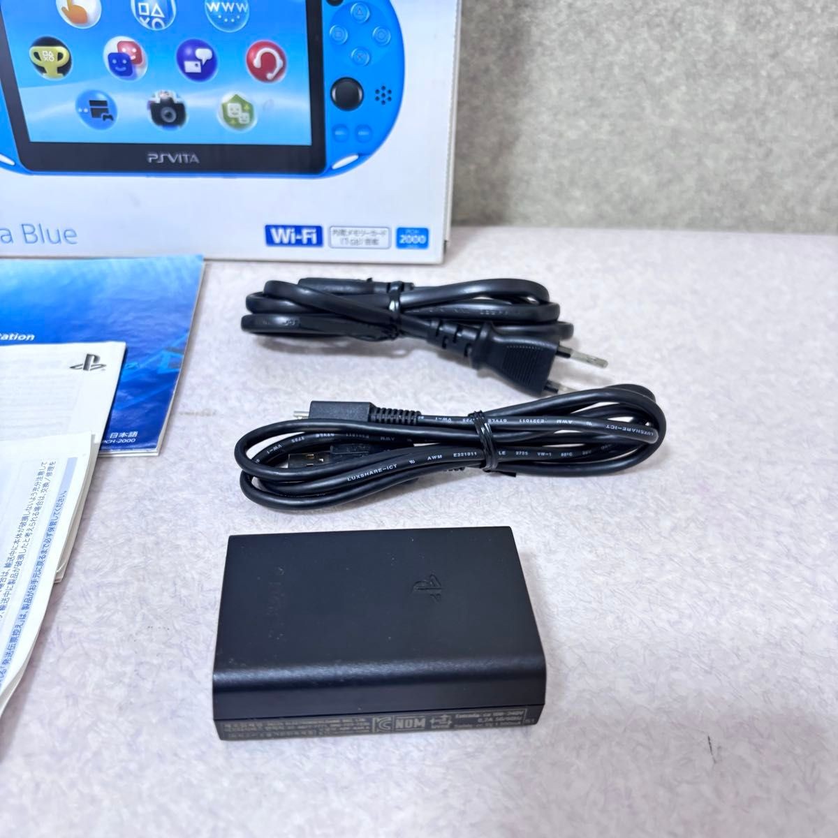 Sony Playstation PS Vita PCH-2000 ZA23 Console System Aqua Blue with Box Tested
